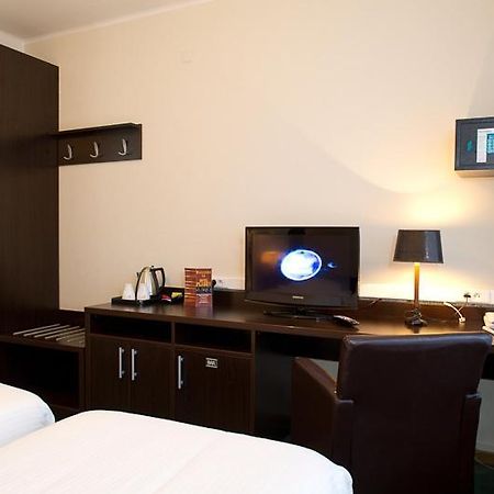 Hotel Plasky Schaerbeek Екстер'єр фото