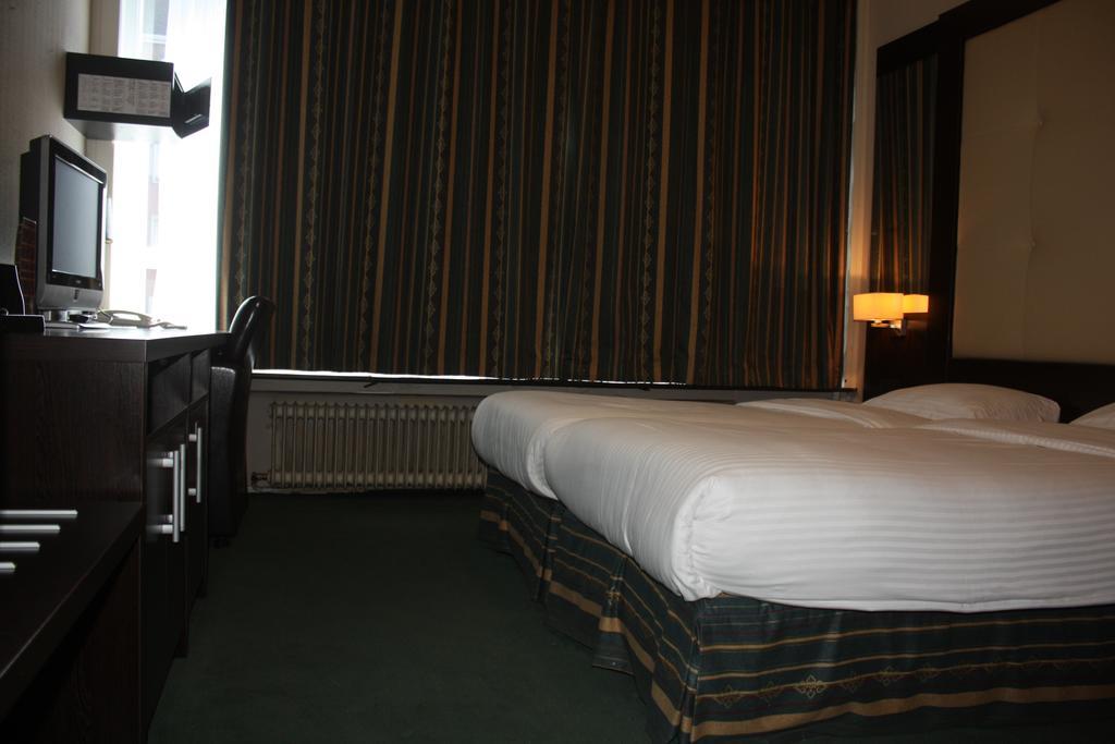Hotel Plasky Schaerbeek Екстер'єр фото
