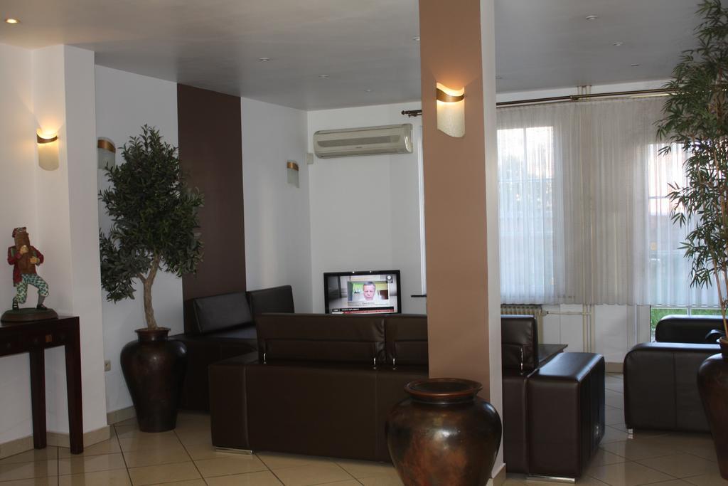Hotel Plasky Schaerbeek Екстер'єр фото