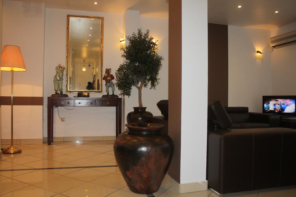Hotel Plasky Schaerbeek Екстер'єр фото
