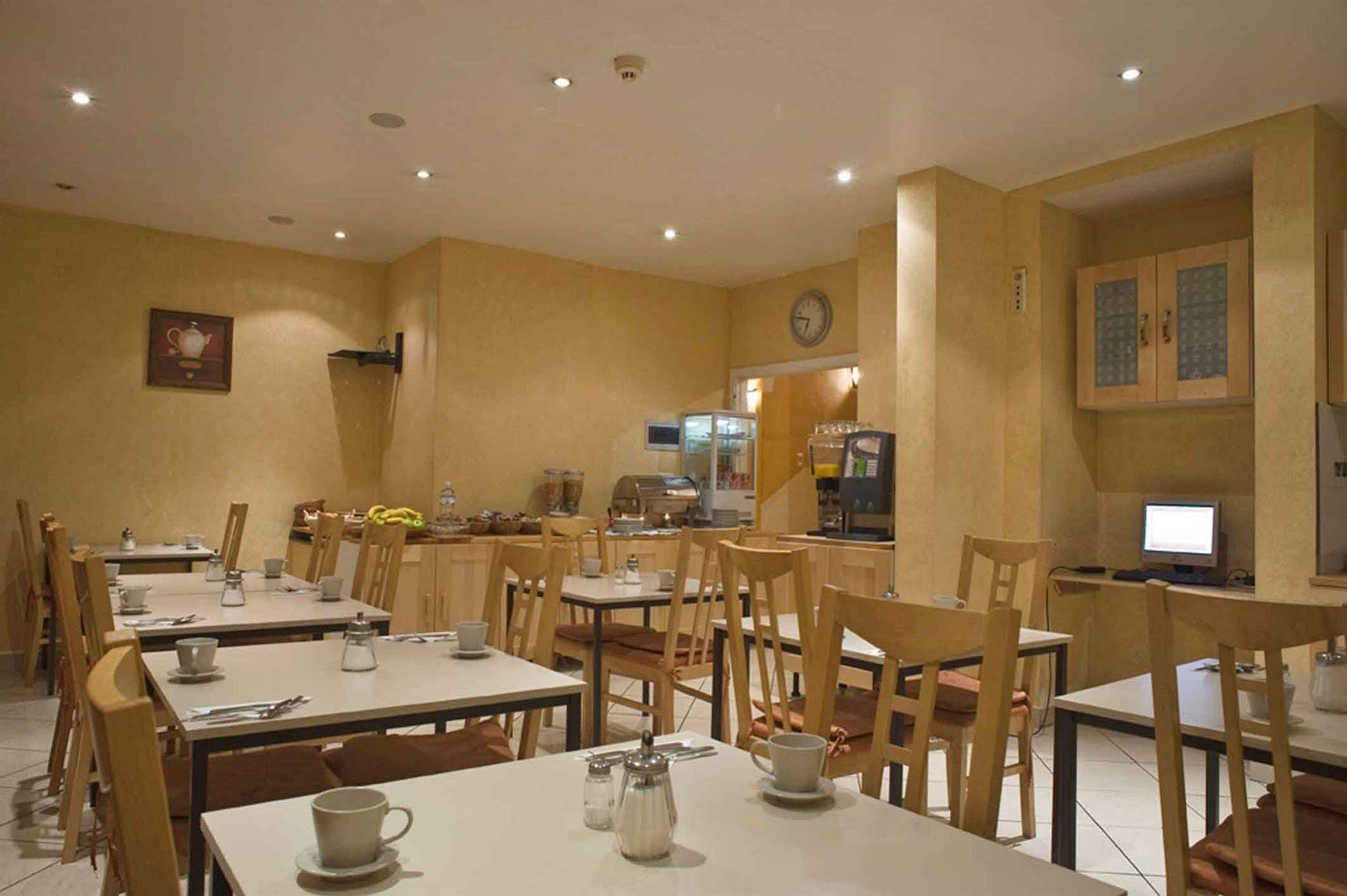 Hotel Plasky Schaerbeek Екстер'єр фото