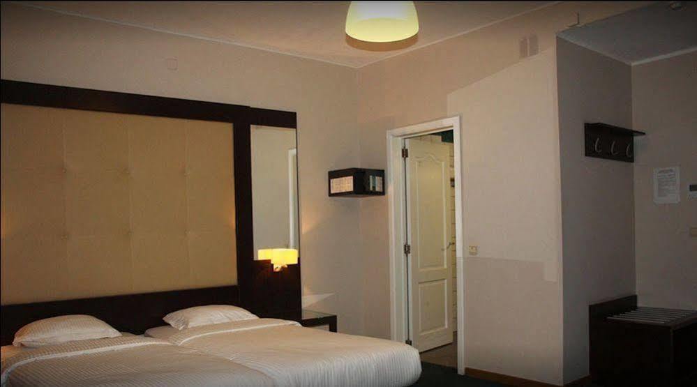 Hotel Plasky Schaerbeek Екстер'єр фото